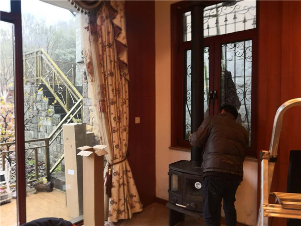 平客壁爐江蘇鎮(zhèn)江邊城真火壁爐安裝案例.jpg