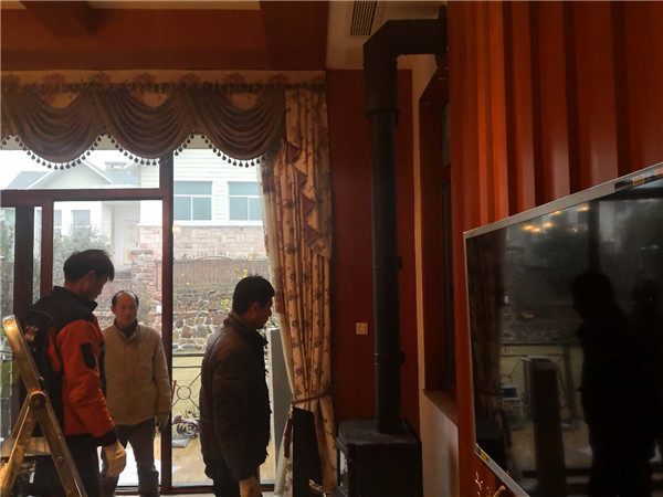 平客壁爐江蘇鎮(zhèn)江邊城真火壁爐安裝案例.jpg