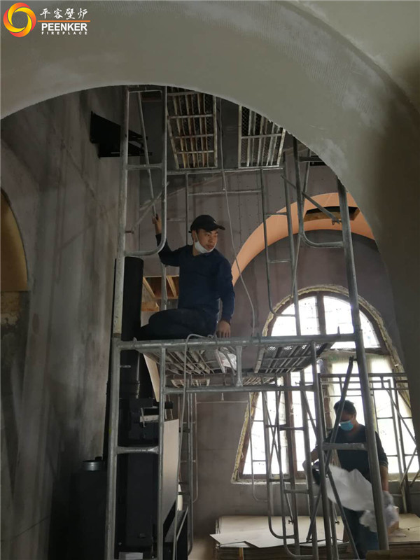 長(zhǎng)春萬(wàn)科蘭喬圣菲別墅法國(guó)TOTEM真火壁爐安裝.jpg