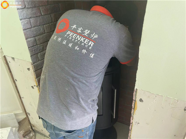 上海松江區(qū)別墅丹麥Morso 6848獨立火爐安裝.jpg