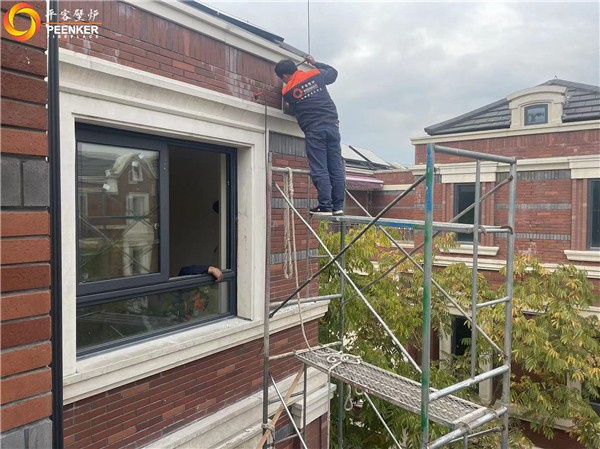 上海中海九峯里別墅丹麥進口壁爐Aduro 15安裝.jpg