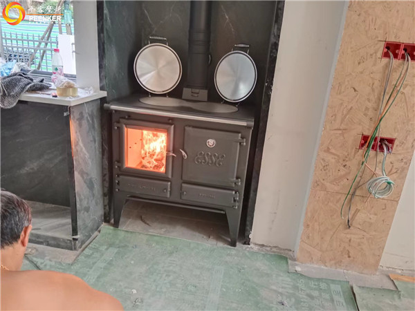 成都世紀(jì)城小區(qū)英國ESSE進(jìn)口壁爐安裝.jpg