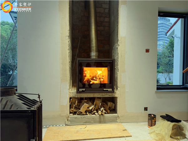 平客壁爐上海萬源城御溪?jiǎng)e墅丹麥Aduro A5壁爐安裝.jpg