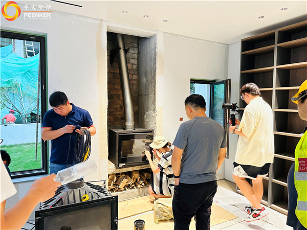 平客壁爐上海萬源城御溪?jiǎng)e墅丹麥Aduro A5壁爐安裝.jpg