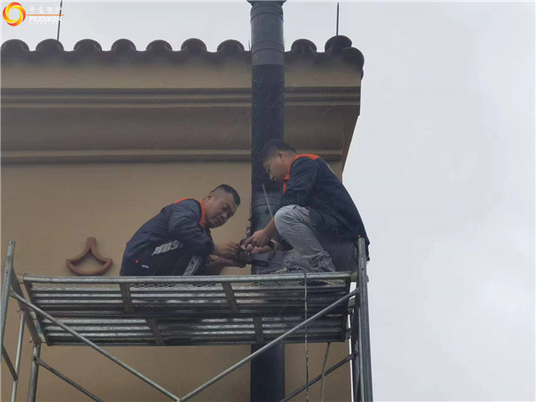 湖州首創(chuàng)逸景別墅丹麥進(jìn)口壁爐Aduro A17安裝.jpg