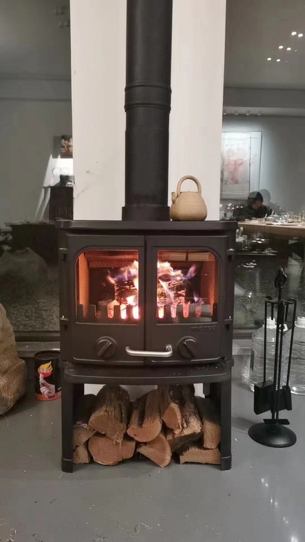 綿陽(yáng)梓潼縣丹麥Morso 2140鑄鐵火爐安裝.jpg
