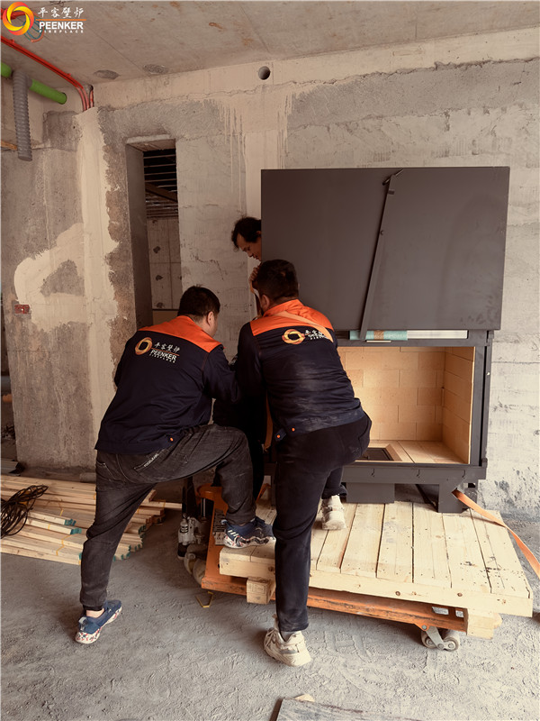 諸暨綠城玫瑰園別墅法國(guó)TOTEM F1100壁爐安裝.jpg