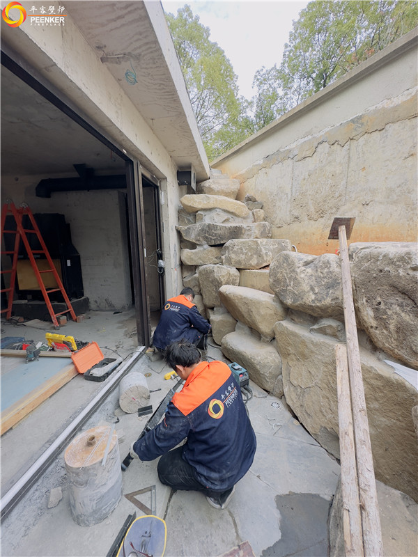 諸暨綠城玫瑰園別墅法國(guó)TOTEM F1100壁爐安裝.jpg