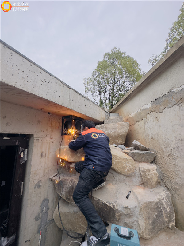 諸暨綠城玫瑰園別墅法國(guó)TOTEM F1100壁爐安裝.jpg