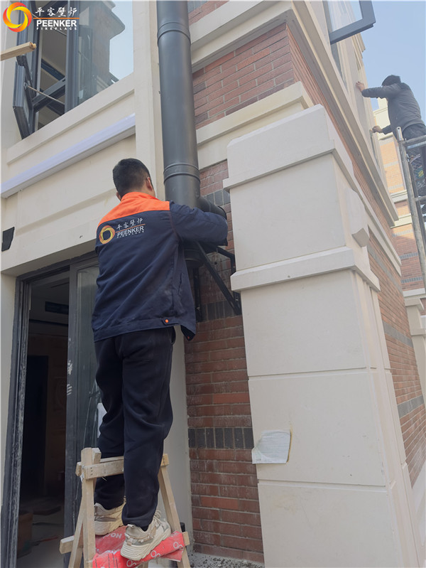 上海九峯里別墅丹麥Aduro A17進(jìn)口壁爐安裝.jpg