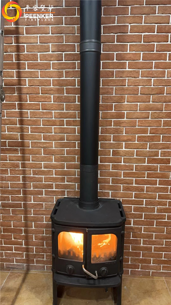 唐山中駿香郡別墅丹麥Morso 2140壁爐+風(fēng)機(jī)安裝.jpg