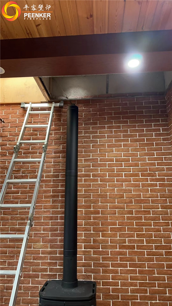 唐山中駿香郡別墅丹麥Morso 2140壁爐+風(fēng)機(jī)安裝.jpg