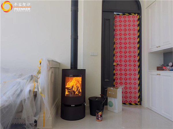 鞍山鳴月苑別墅丹麥Aduro A9.1進(jìn)口壁爐安裝.jpg