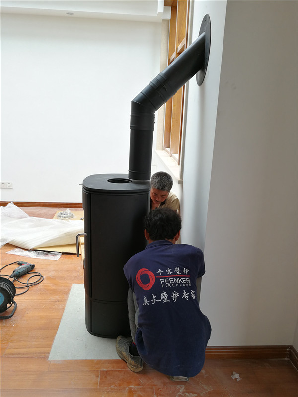 南京保利禮墅真火壁爐安裝實(shí)例.jpg