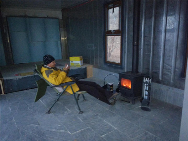 遼陽集裝箱民宿項目真火壁爐安裝案例.jpg 5.jpg