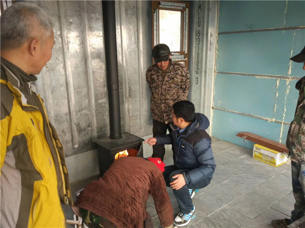 遼陽集裝箱民宿項目真火壁爐安裝案例.jpg 3.jpg