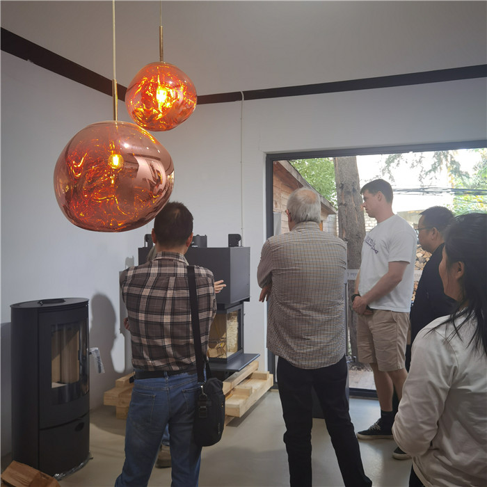 英國fireline壁爐公司總裁Barry Charlton先生造訪平客壁爐.jpg