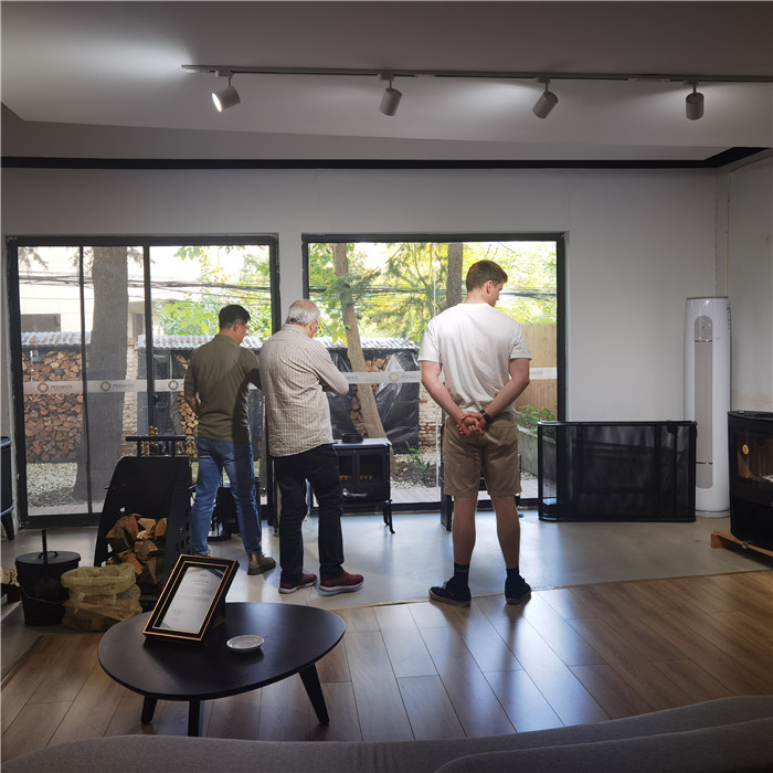 英國fireline壁爐公司總裁Barry Charlton先生造訪平客壁爐.jpg