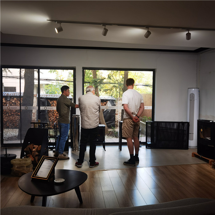 英國fireline壁爐公司總裁Barry Charlton先生造訪平客壁爐.jpg