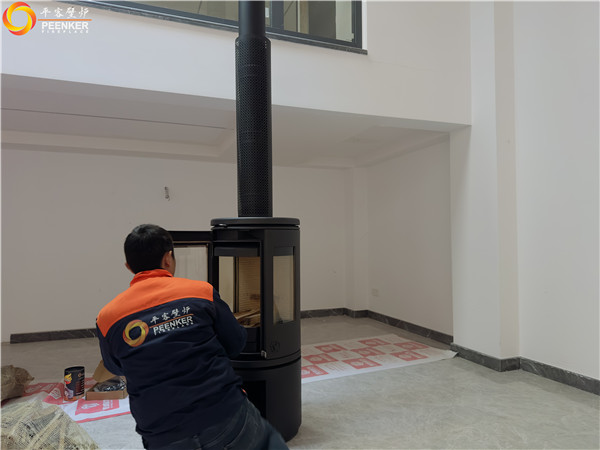 平客壁爐東營海欣盈園地下室丹麥Morso 7943火爐安裝.jpg