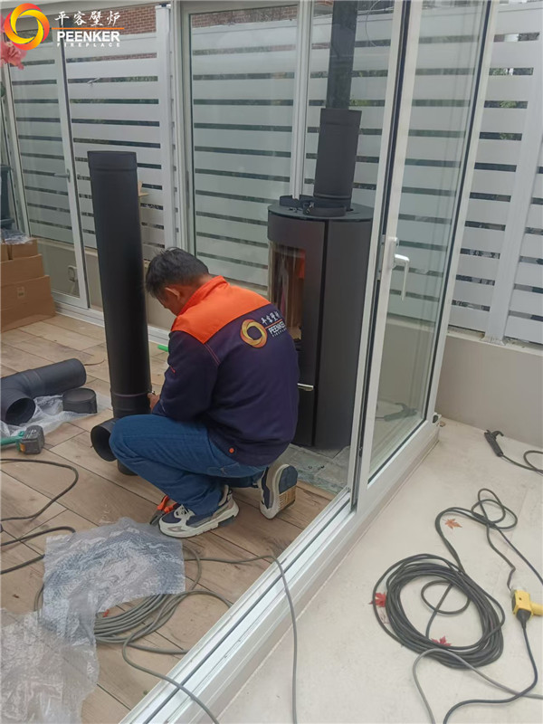 平客壁爐長(zhǎng)沙岳麓山公館陽(yáng)光房丹麥Aduro 9.1火爐安裝.jpg