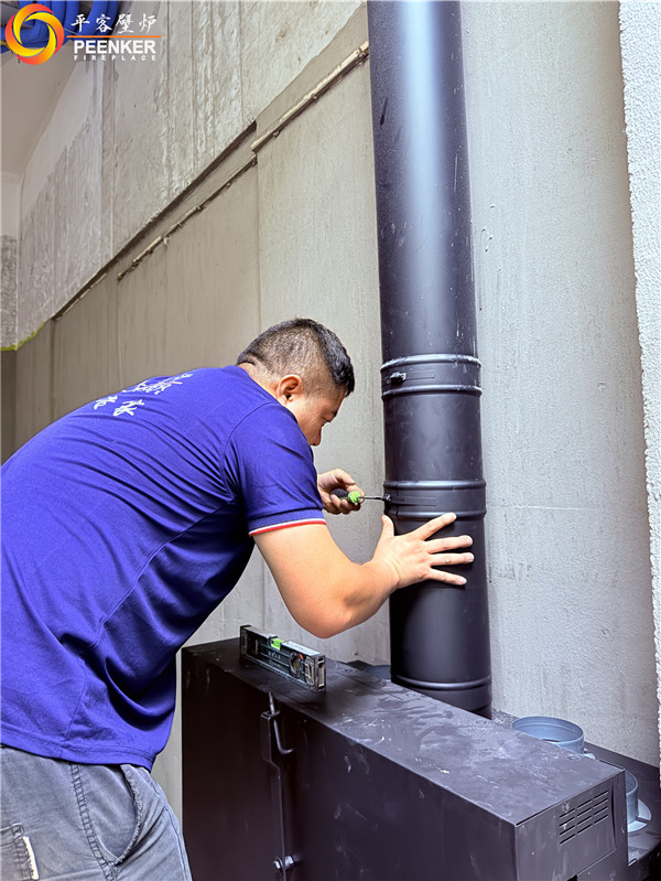 淮南沁園春曉別墅法國(guó)TOTEM H901壁爐安裝.jpg