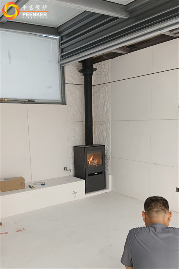 寶雞太白麒麟府頂樓丹麥Aduro A14壁爐安裝.png