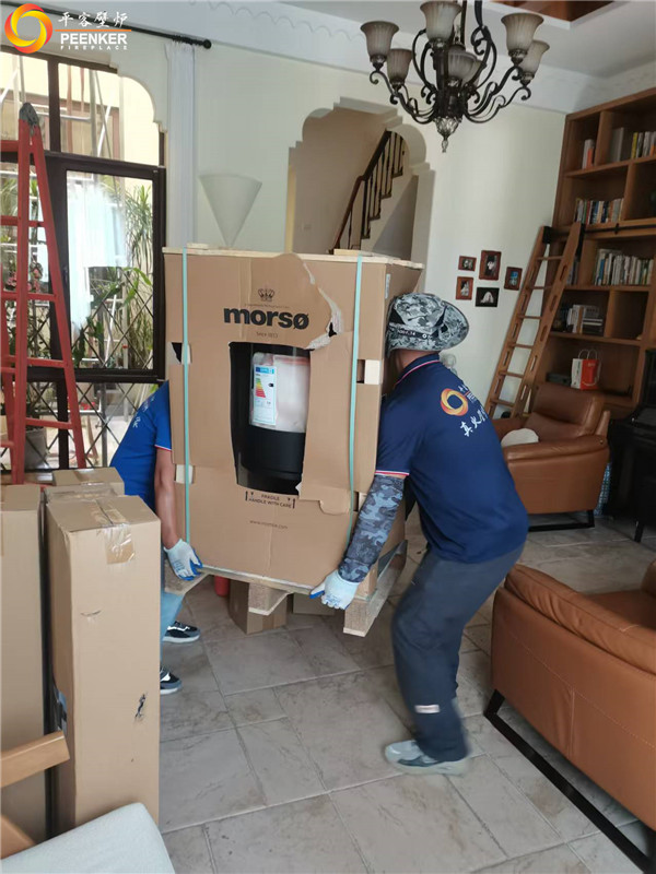 上海環(huán)球翡翠灣丹麥Morso 6848鑄鐵壁爐安裝.jpg