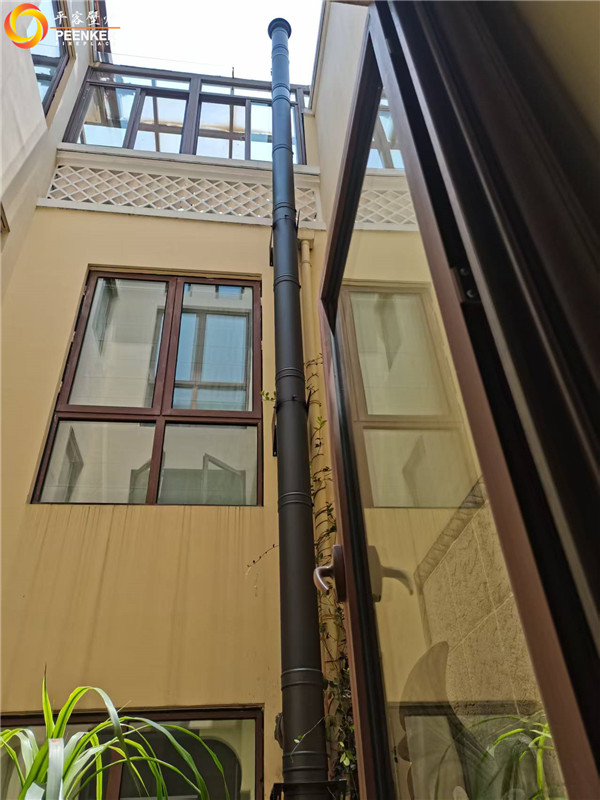 上海環(huán)球翡翠灣丹麥Morso 6848鑄鐵壁爐安裝.jpg