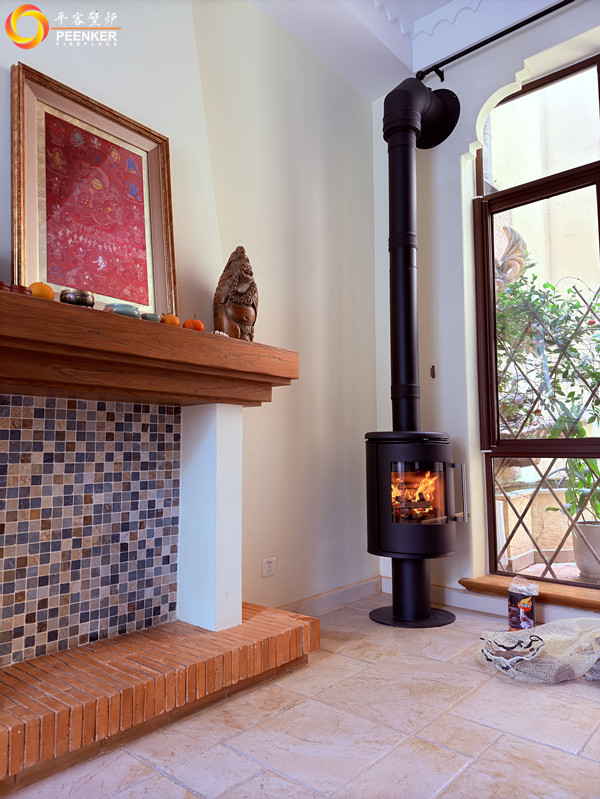 上海環(huán)球翡翠灣丹麥Morso 6848鑄鐵壁爐安裝.jpg