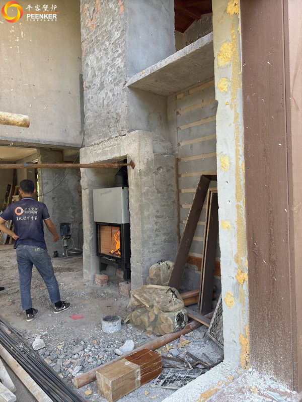 張家口原鄉(xiāng)美麗堅(jiān)別墅丹麥Morso S101-12壁爐安裝.jpg