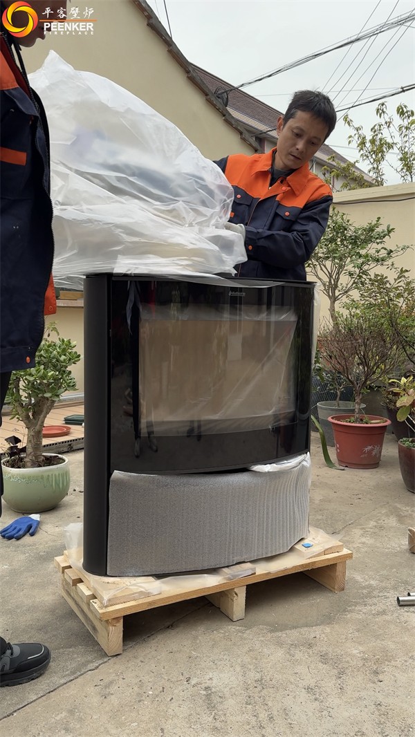 上海坦南村自建房丹麥Aduro 15LUX壁爐安裝.jpg